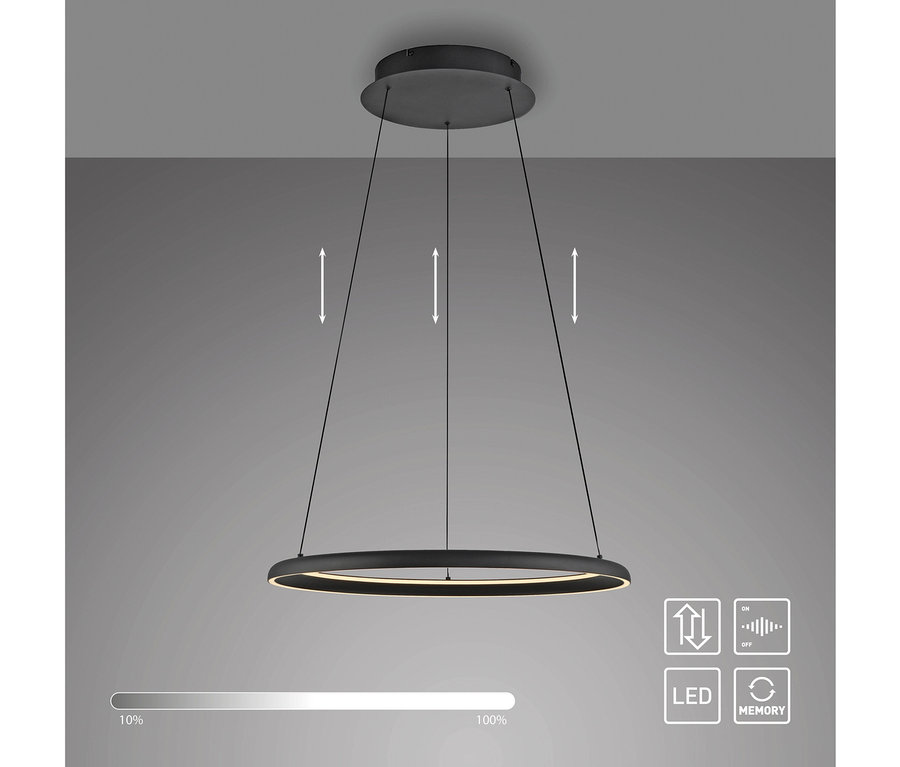 Die SCHÖNER WOHNEN-Kollektion Pendelleuchte »Quillo« in sandbrise hängt an drei dünnen Seilen von der Decke.