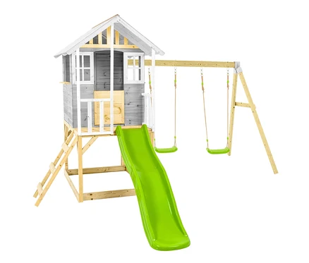 Holz-Spielhaus mit Rutsche und Doppelschaukel.