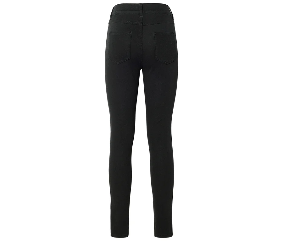 Schwarze, eng anliegende Hose von hinten, mit Taschen und hohem Bund.