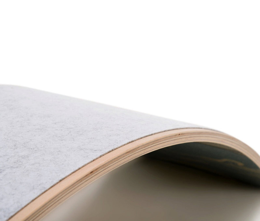 Nahaufnahme eines gebogenen F2 Wip Boards.