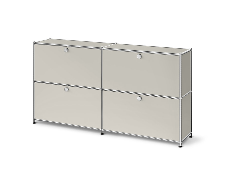 Hellgraues Metall-Sideboard „CN3 Slim Line“ mit Chromrahmen und 4 Klappfächern mit runden Griffen.