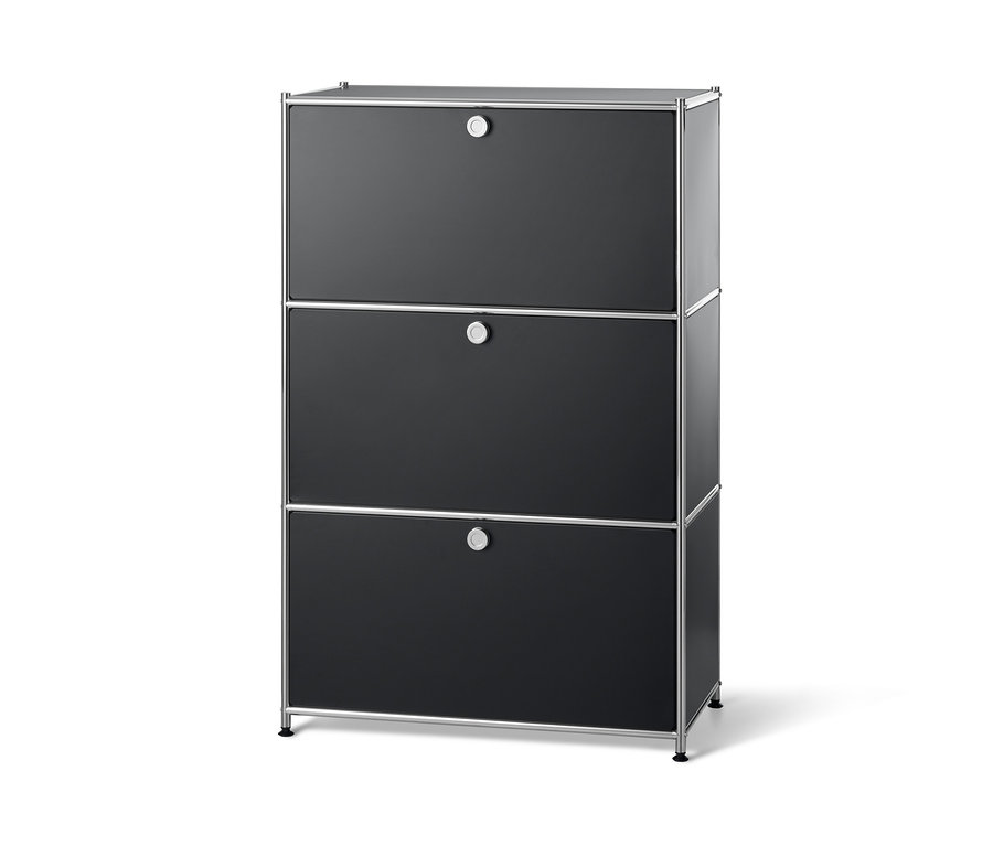 Schwarzes Metallregal mit drei Klappfächern.
