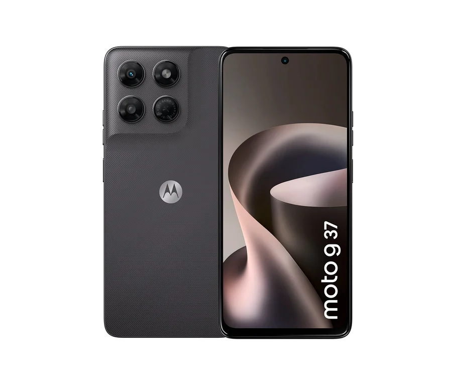 Ein dunkelgraues Motorola moto g37 Smartphone, das seine strukturierte Rückseite mit vier Kameras und das Display mit einem abstrakten Hintergrund und dem Schriftzug "moto g 37" zeigt.