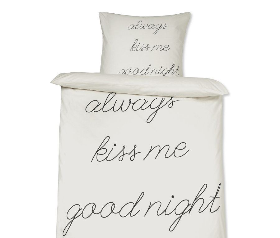 Weiße Vestio-Renforcé-Bettwäsche mit Schriftzug "always kiss me good night".