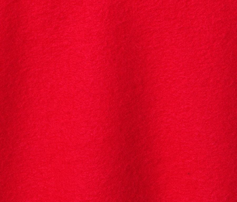 Detailaufnahme eines roten Hoodies.