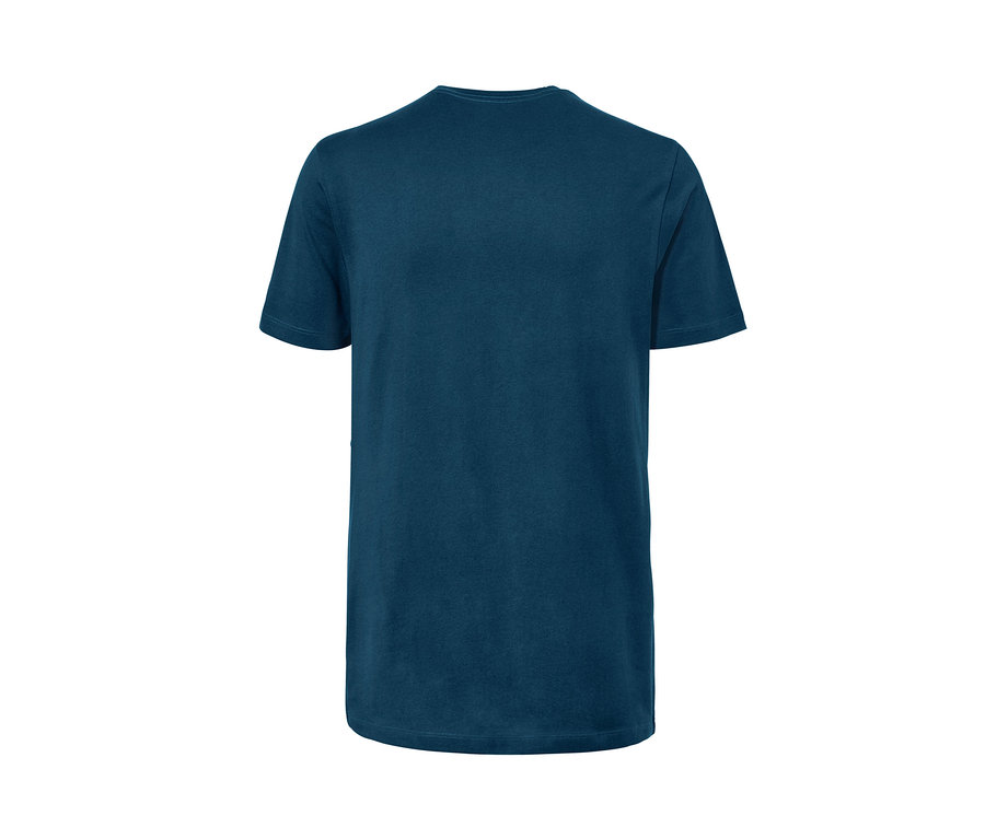 Blaues T-Shirt mit Rundhalsausschnitt.