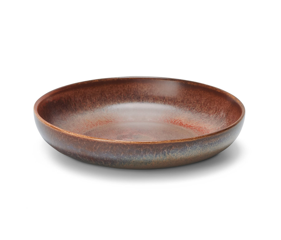 Eine braune Schale auf weißem Hintergrund.