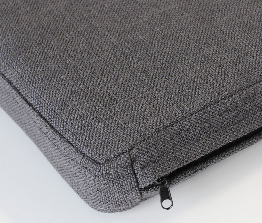 Detailaufnahme der grauen Schuhbank mit Sitzkissen »Nordlia« mit Reißverschluss.