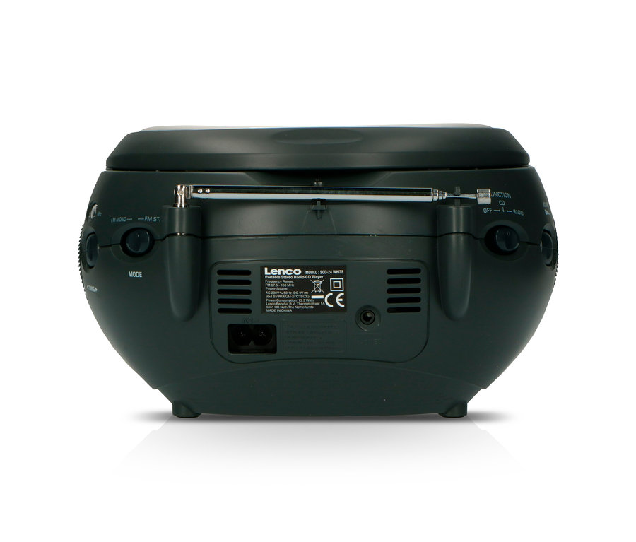 Detailansicht der Rückseite des weißen Lenco »SCD-24 Boombox« CD-Players mit Radio und Kopfhöreranschluss.