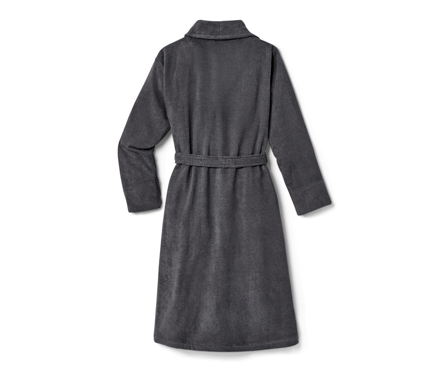 Rückansicht eines Bademantels mit Gürtel.