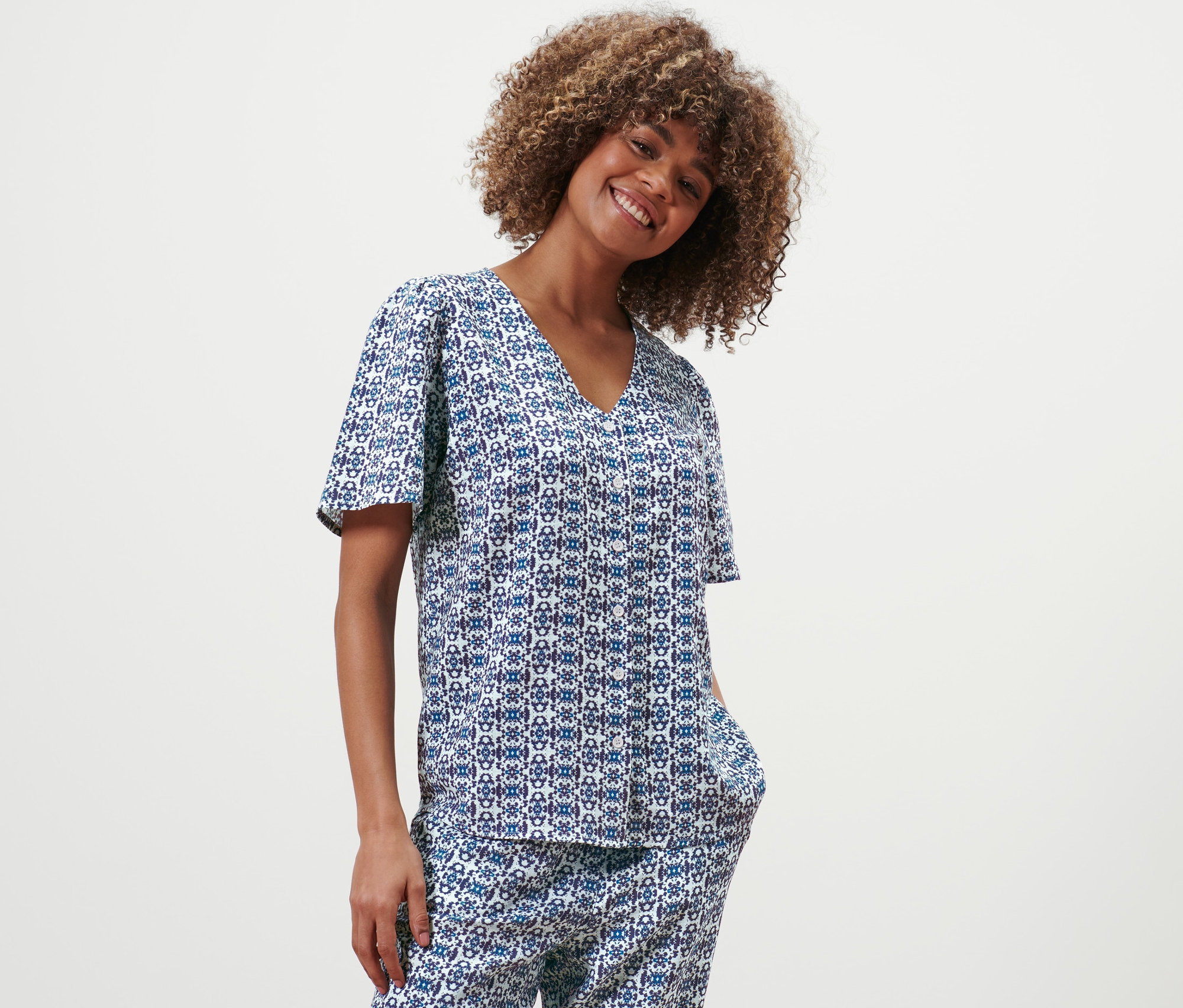 Thumbnail - Tchibo - Bluse mit Alloverprint - Damen - Gr. 46 - blau/print
