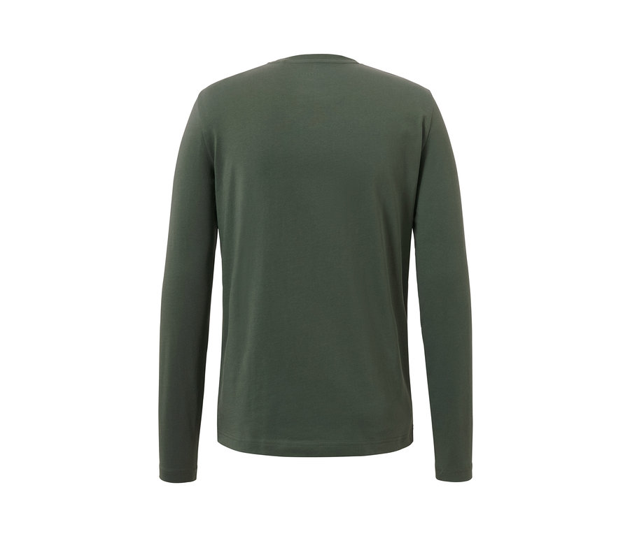 Ein grünes Longsleeve »Mustang«.