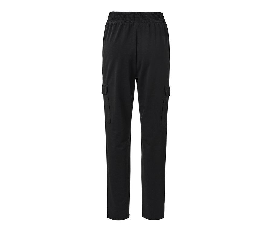Schwarze Joggpants mit Cargo-Taschen.
