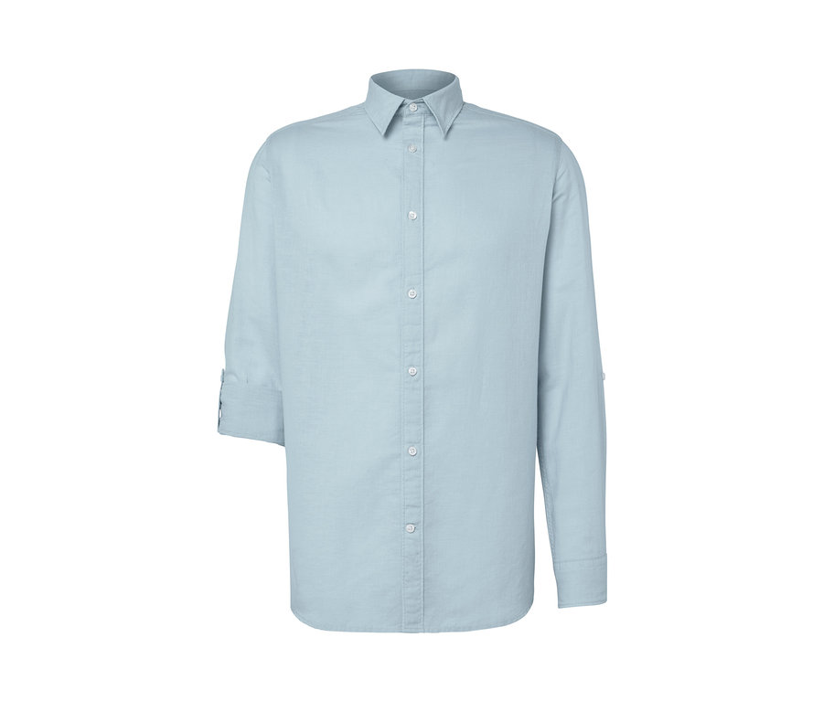 Hellblaues Hemd mit Leinen.