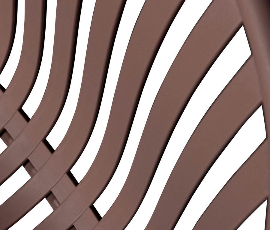 Nahaufnahme der braunen Latten des WOOOD Lounge Sessels mit Hocker.