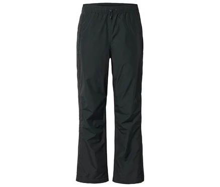 Schwarze Regenhose mit Gummizug und Kordelzug, vor einem weißen Hintergrund.