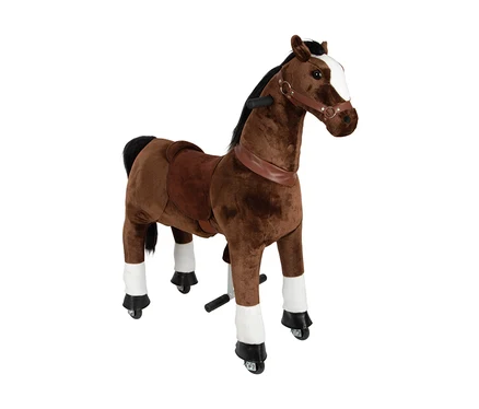 Braunes small foot Reitpferd auf Rollen mit schwarzer Mähne, weißer Blesse, braunem Sattel und Zaumzeug.