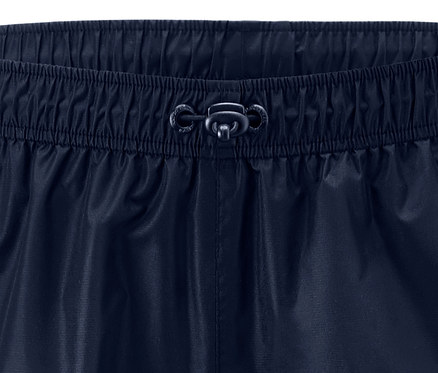 Detailaufnahme einer Unisex-Regenhose.