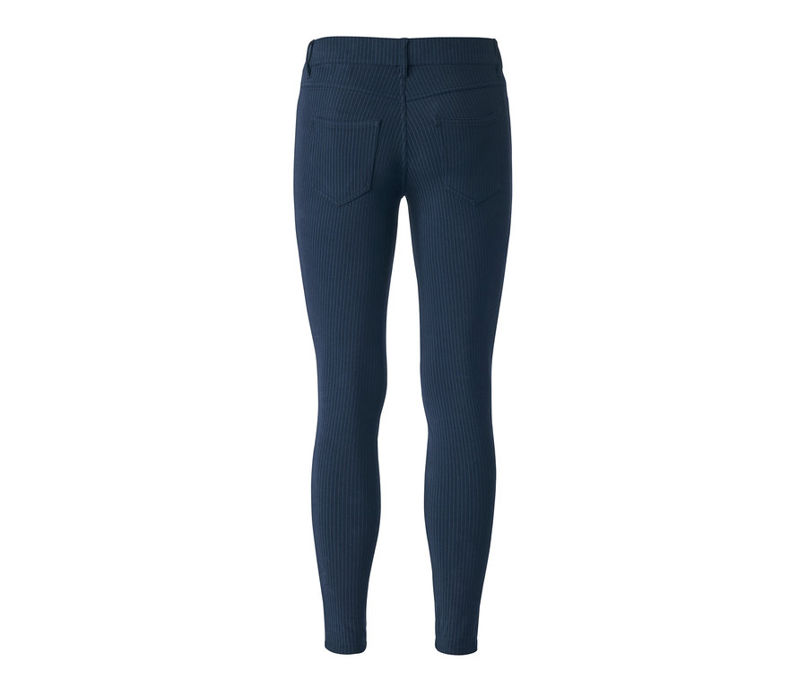 Rückansicht einer Jeggings mit Nadelstreifen.