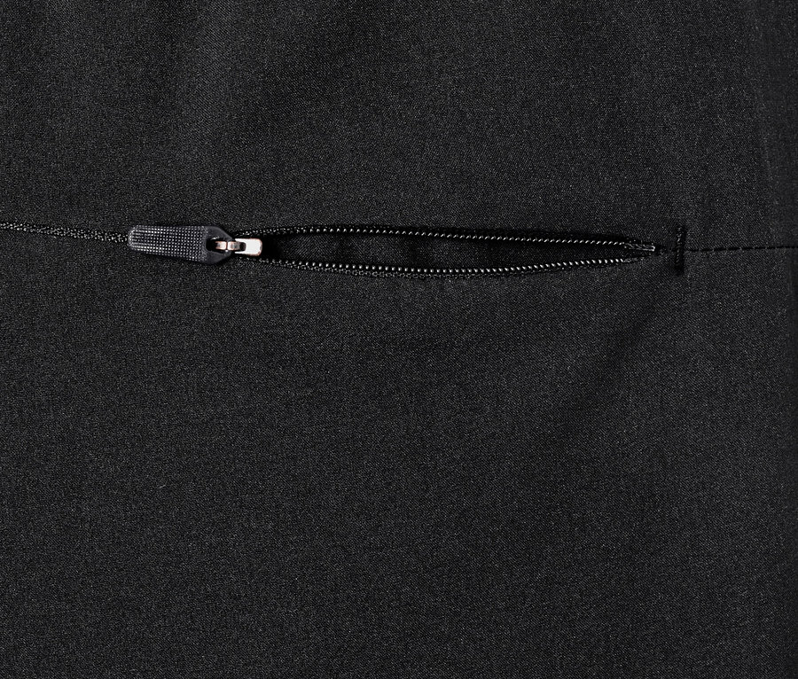 Detailaufnahme einer schwarzen Premium-Hybrid-Lauftight mit Reißverschlusstasche.