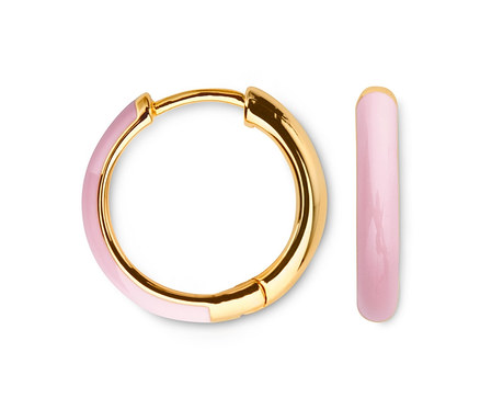 Zwei vergoldete Creolen, eine davon mit rosa Emaille.