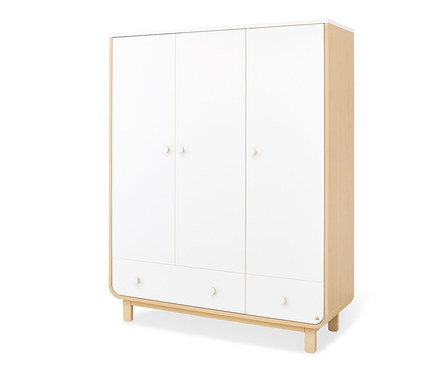 Ein breiter, großer, weißer Pinolino Kinderzimmer »Round« mit drei Türen und drei Schubladen.