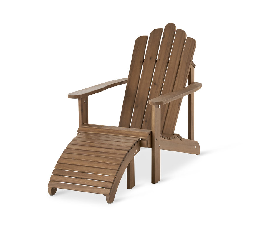 Brauner Beach Chair mit Fußteil.