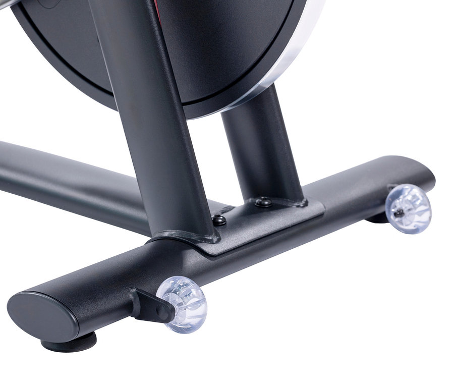 Detailaufnahme der Basis des Christopeit Sport Racer Bike 4.0 mit Rädern.