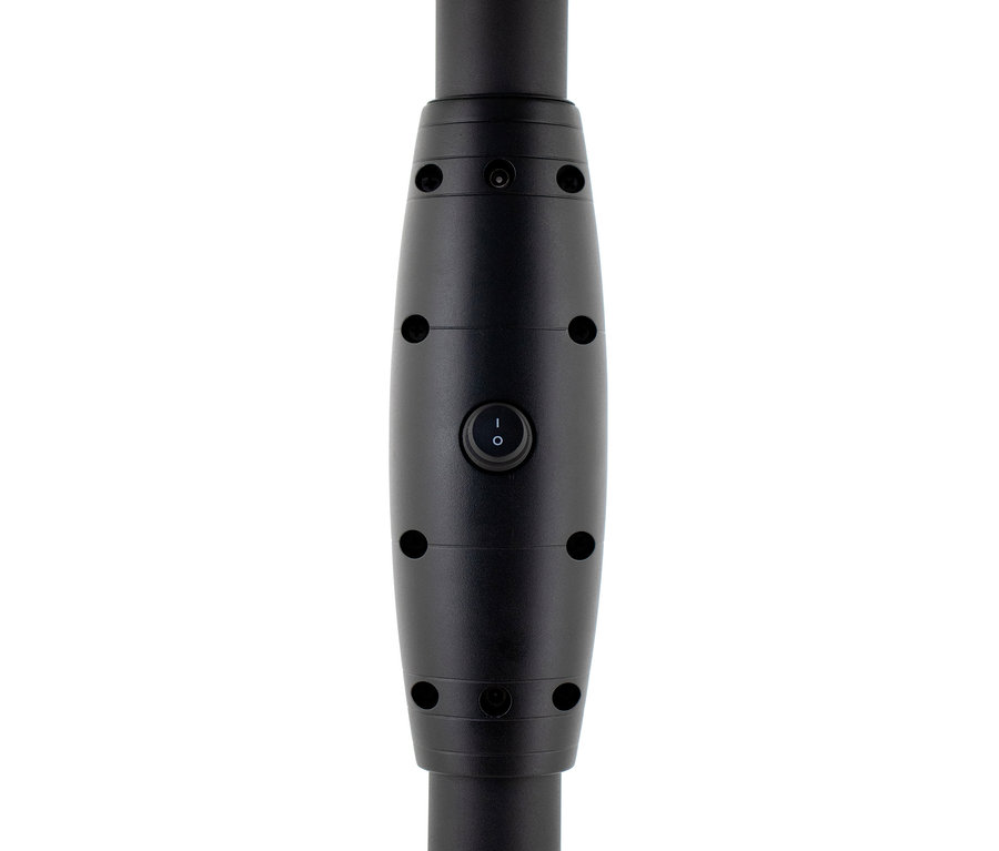 Detailaufnahme eines schwarzen Sunred® Smarter Stand-Heizstrahlers Artix Moderna Ultra Standing Black 2.000, der den Bedienknopf zeigt.