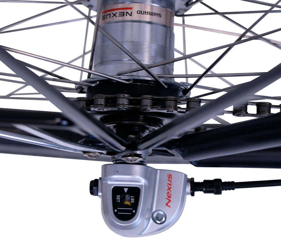 Detailaufnahme vom Hinterrad eines schwarzen HAWK Bikes City Wave Premium Plus.