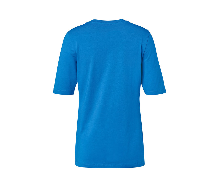 Kobaltblaues Halbarmshirt.