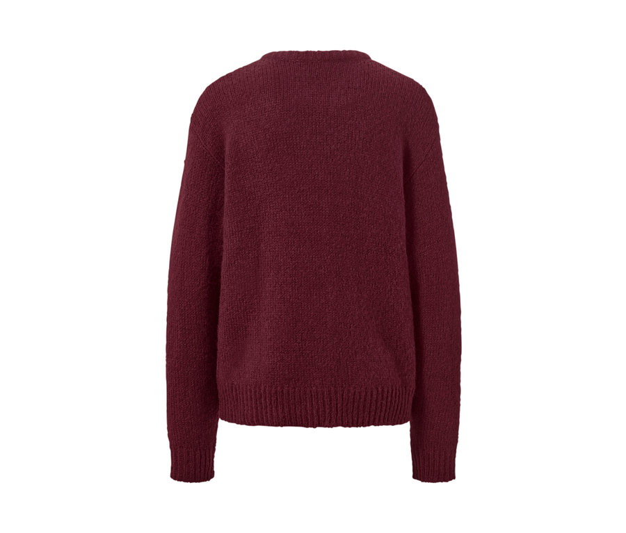 Bordeauxroter Grobstrickpullover mit Wolle.