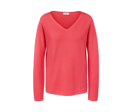 Korallefarbener Strickpullover mit V-Ausschnitt.