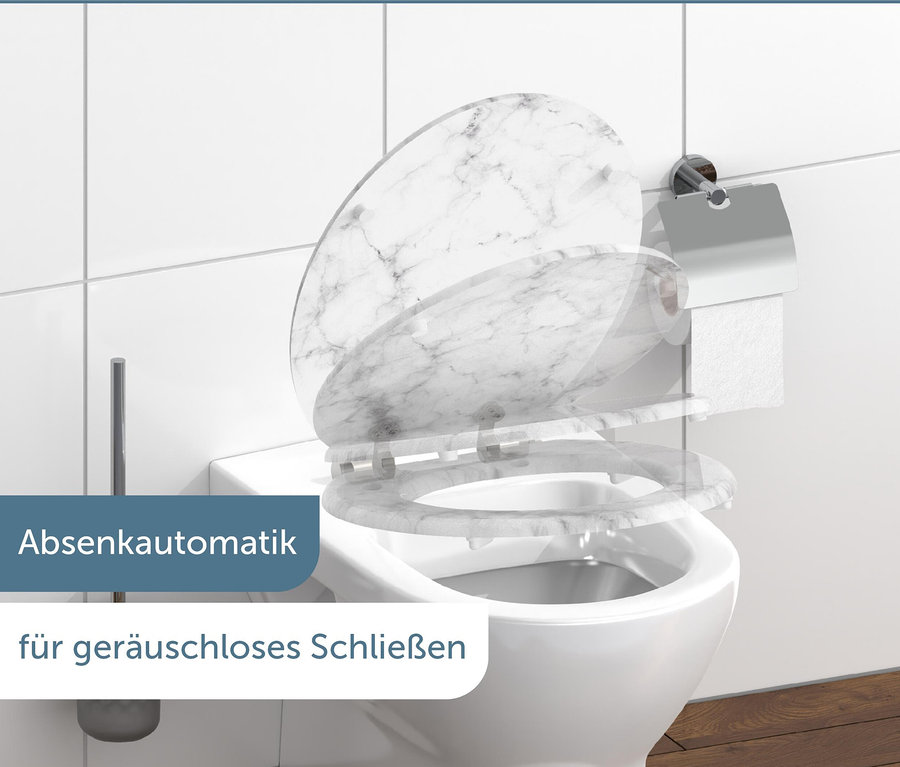 Weiße Toilette mit geöffnetem SCHÜTTE MDF-WC-Sitz »MARMOR STONE« mit Marmormuster.