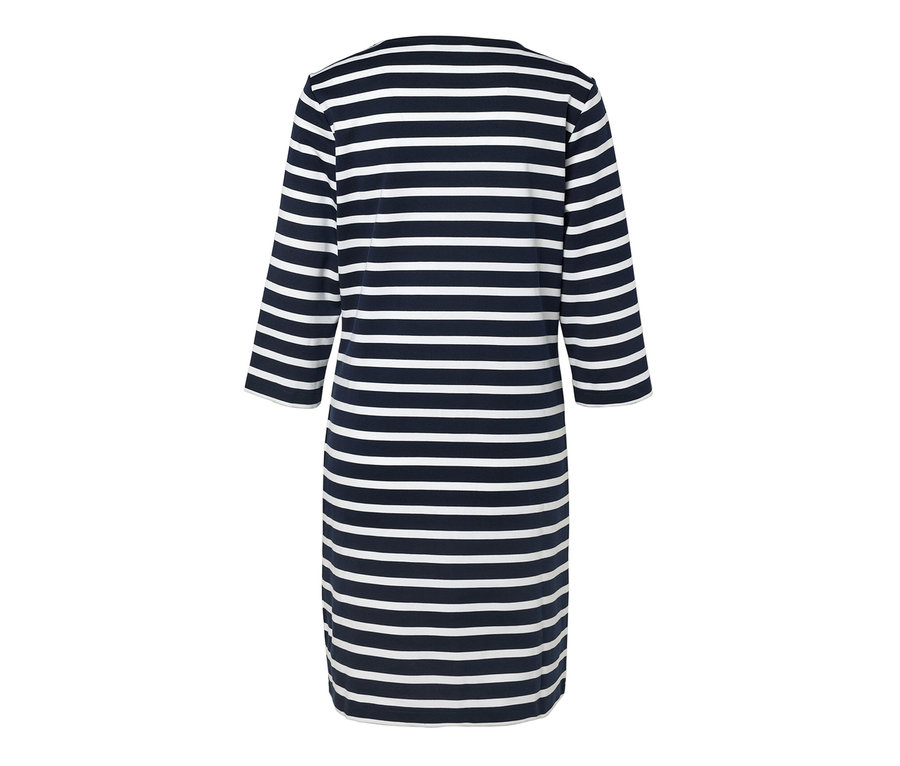 Rückansicht eines gestreiften Sweatkleids mit Dreiviertelärmeln.