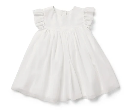 Weißes Baby-Tüllkleid mit kurzen Rüschenärmeln.