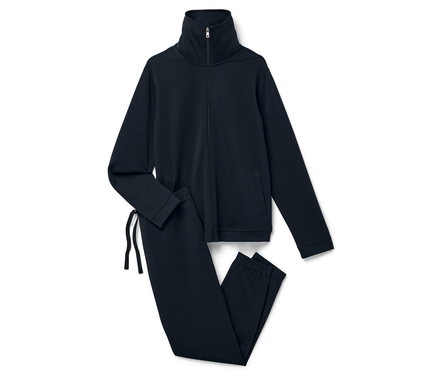 Ein marineblauer Trainingsanzug, bestehend aus einer Reissverschlussjacke und einer Hose, liegt auf einem weißen Hintergrund.