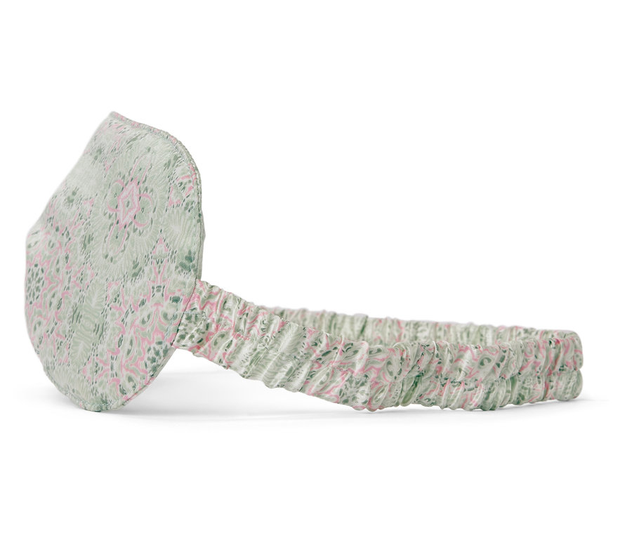 Detail einer Schlafmaske mit Muster.