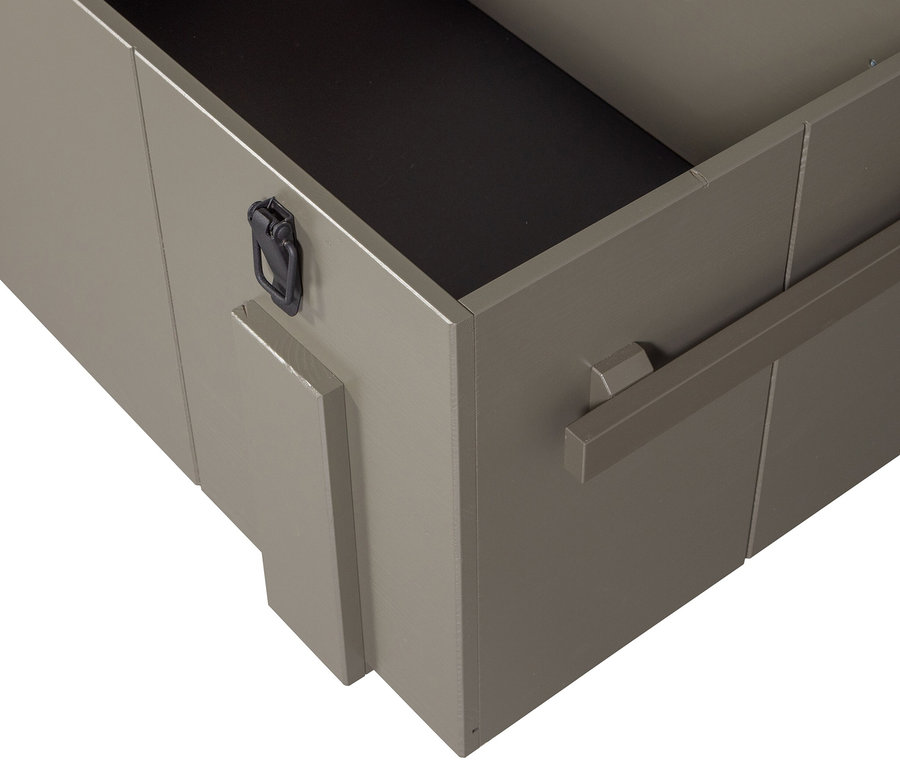 Detailansicht der geöffneten Woood Aufbewahrungskiste »Bobby« aus Kiefer Forest.