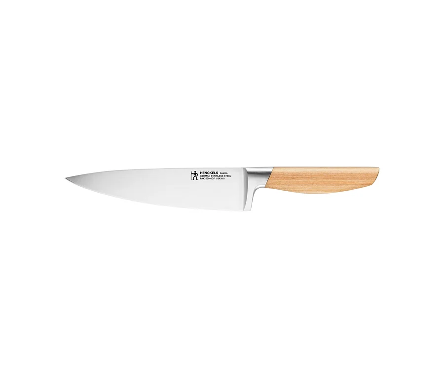 Henckels by ZWILLING Pakka Messer mit silberner Klinge und hellem Holzgriff.