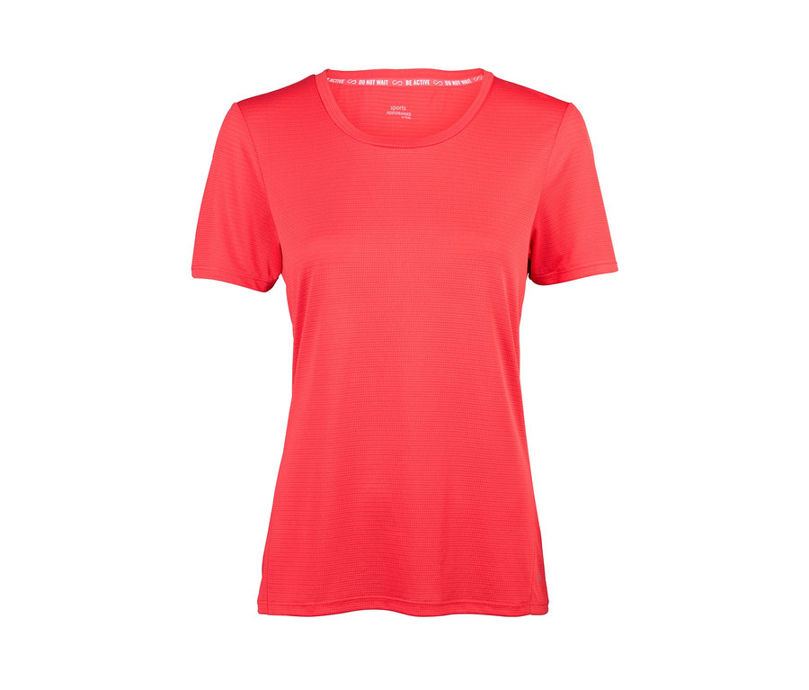 Rotes Sportshirt.