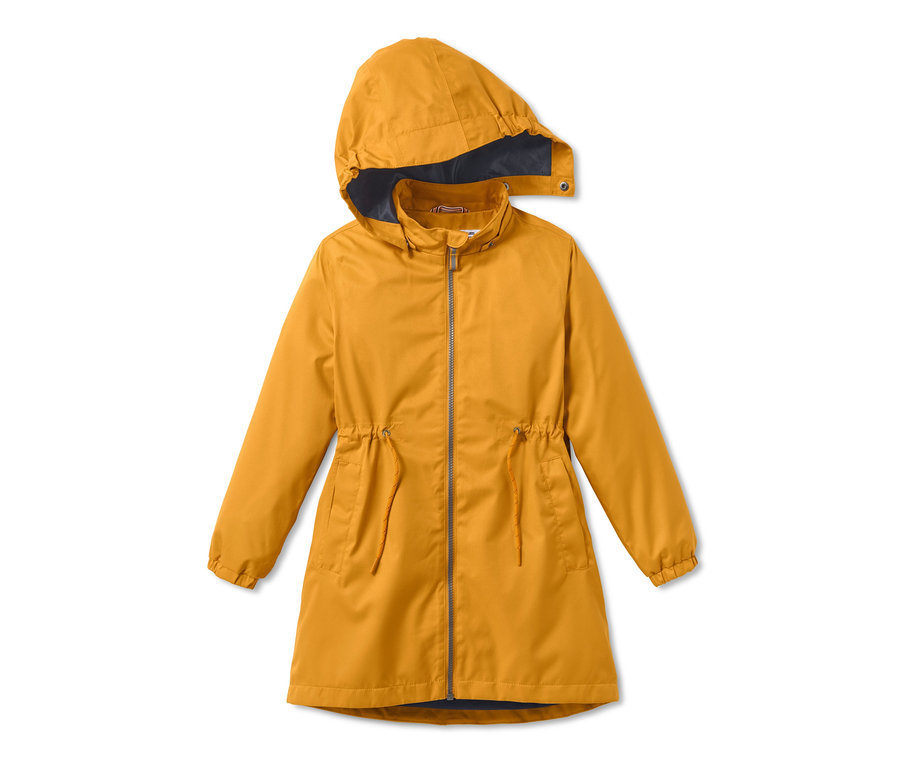 Gelber, leichter Regenparka aus recyceltem Material mit Kapuze.