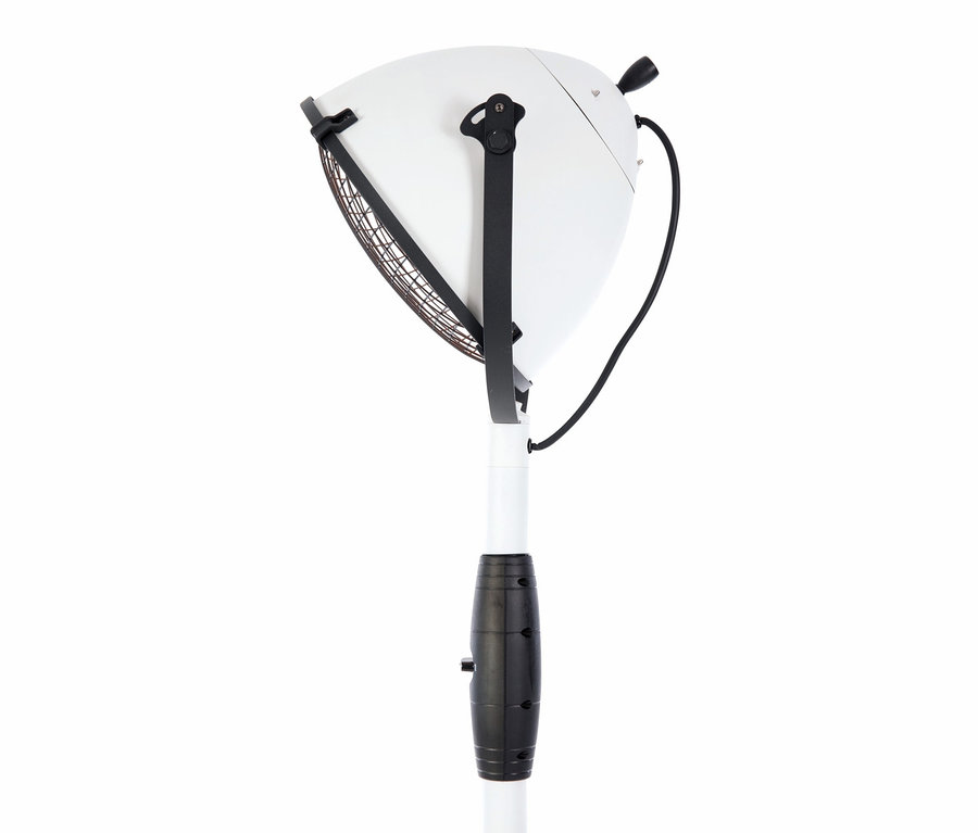 Ein weisser Sunred Stand-Heizstrahler »Indus Standing 2100 W«.