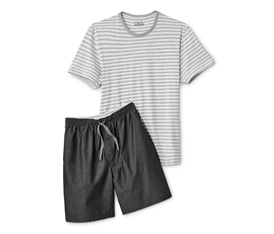 Shorty-Pyjama mit Chambray-Hose und einem grau-weiß gestreiften T-Shirt.