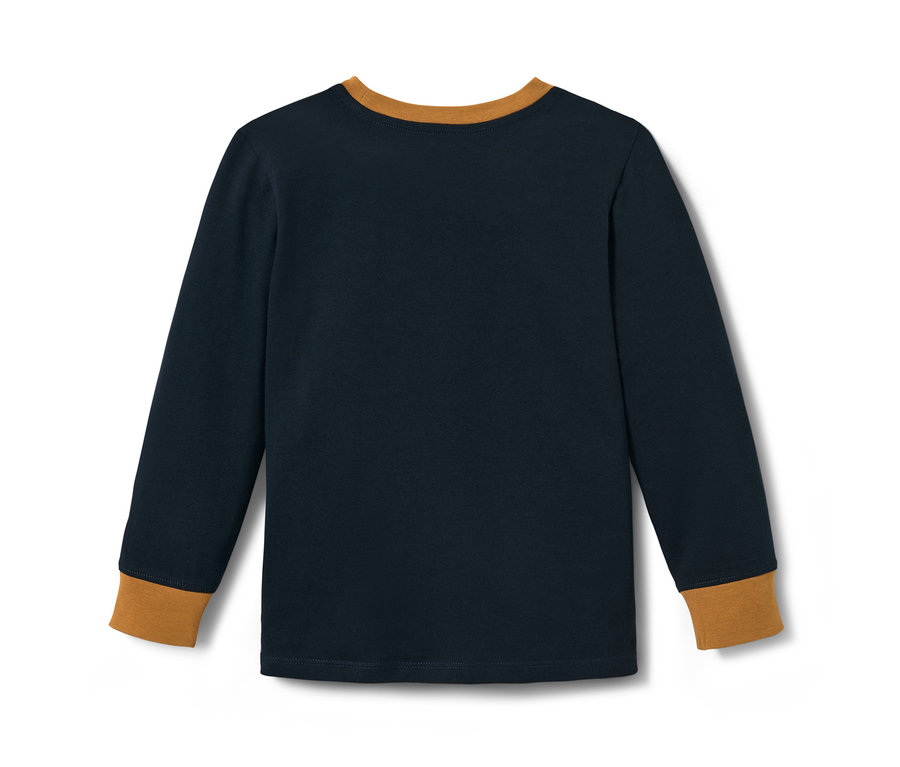 Blau-brauner Pyjama mit langen Ärmeln.