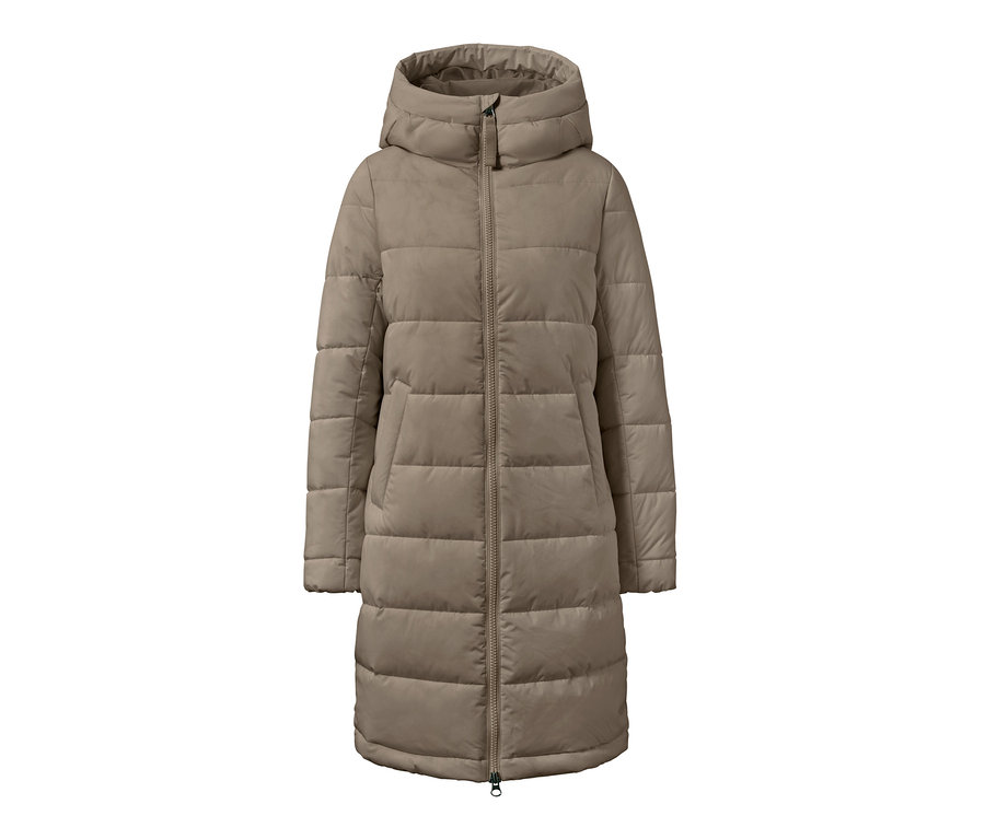 Ein Steppmantel in Taupe.