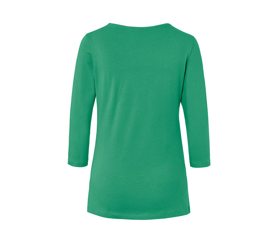 Grünes Shirt mit 3/4-Arm.