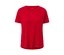 Rotes Sportshirt mit Leopardenmuster im Detail.