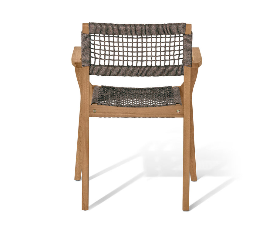 Frontansicht eines stapelbaren Dining-Stuhls mit Textilgeflecht.