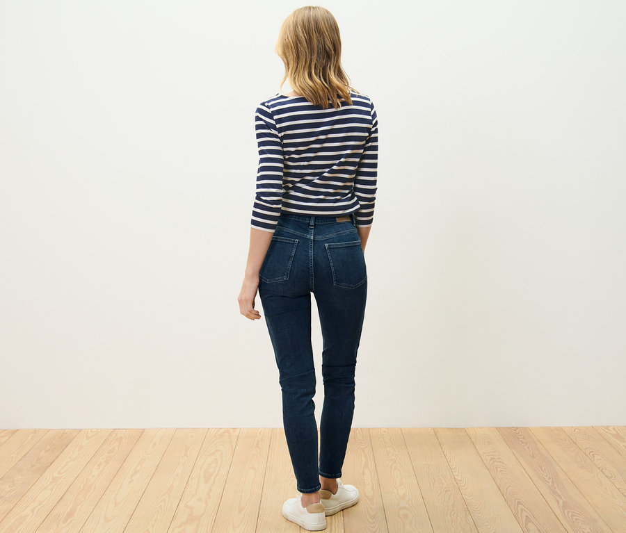 Frau von hinten, trägt Skinny Jeans – Fit »Hanna«.